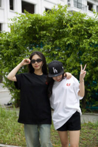 Áo Phông Basic Unisex – Item Thời Trang Không Thể Thiếu Cho Mọi Phong Cách 2 Áo phông basic unisex