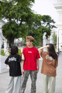 Áo Phông Oversize Unisex – Style “Chất” Cho Mọi Giới Tính Đang Gây Sốt! 2 Áo phông oversize unisex