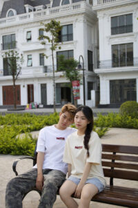 Áo Đôi Cotton Unisex – Món Quà Tinh Tế Và Thời Thượng Cho Các Cặp Đôi 2 Áo đôi cotton unisex