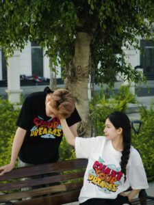 Áo Đôi Local Brand: Xu Hướng Thời Trang Tình Yêu Cực Chất Dành Cho Gen Z 2 Áo đôi local brand