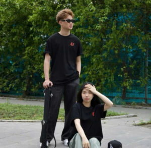 Áo Phông Unisex Form Rộng: Mặc Đẹp Mọi Phong Cách, Thoải Mái, Không Lỗi Mốt 2 Áo phông unisex form rộng